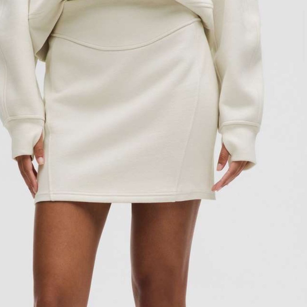 165. 2024 Lululemon Scuba High-Rise Mini Skirt
Bone